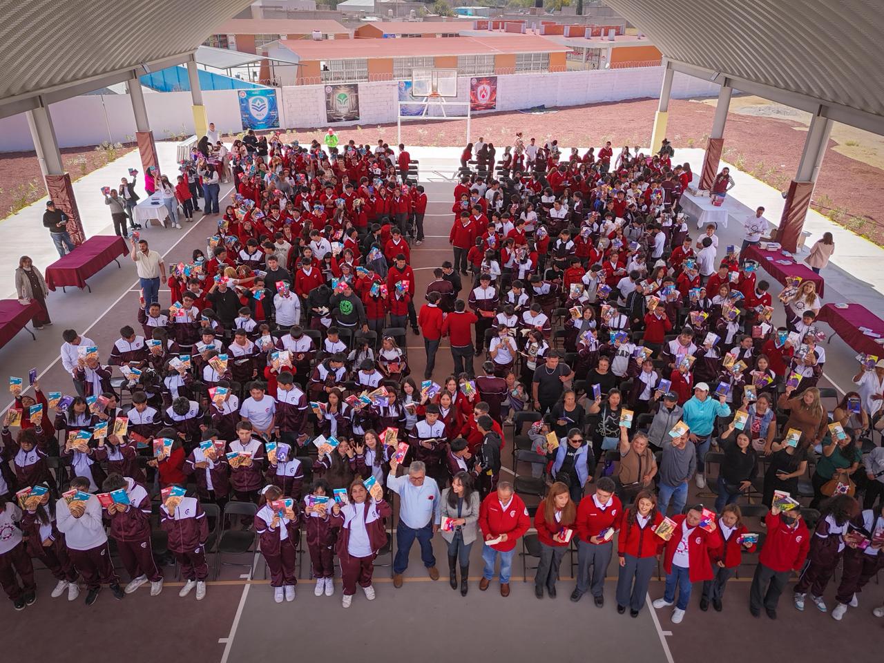 Tizayuca fortalece la educación con la colección “25 para el 25”