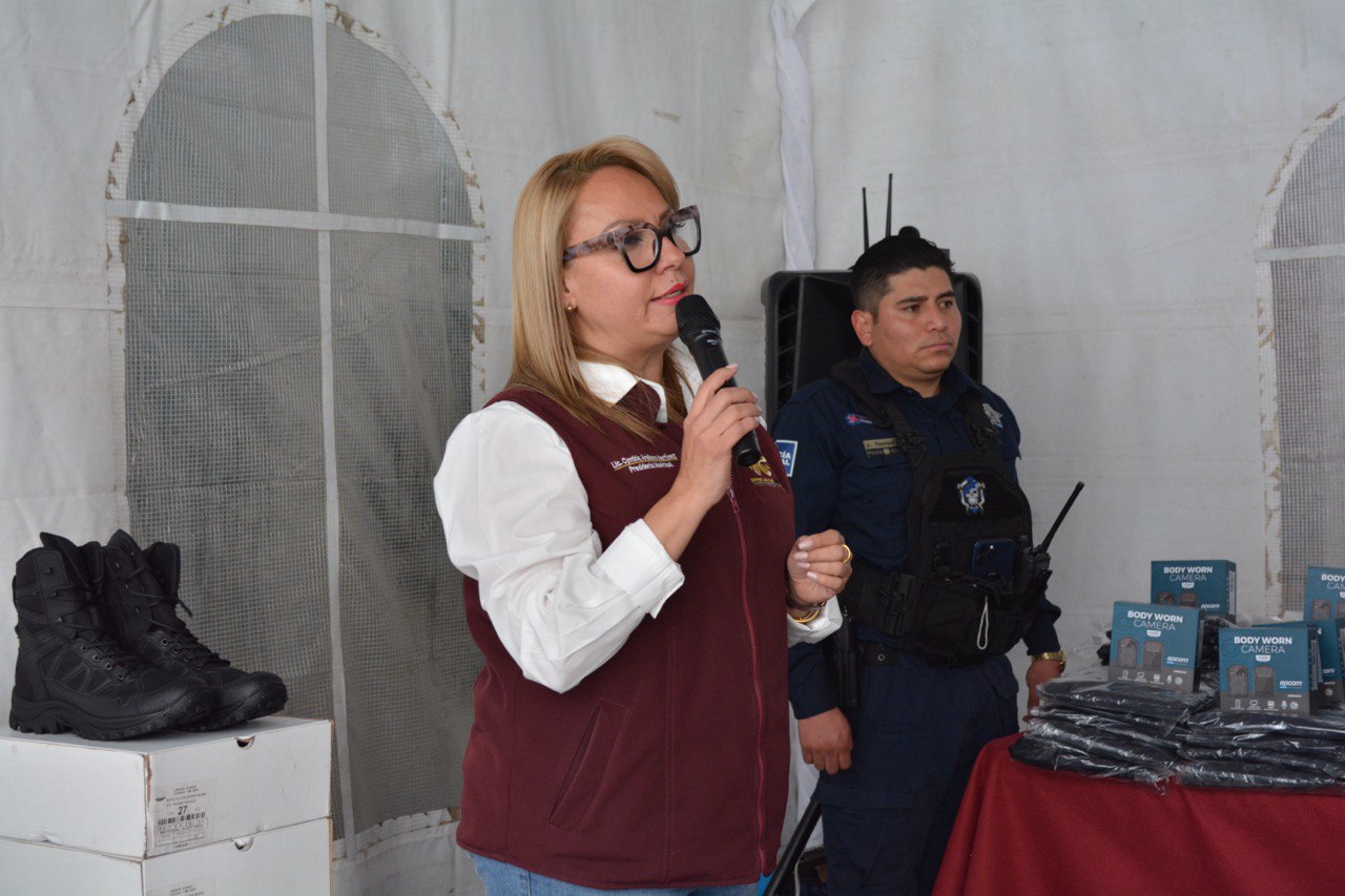 Fortalece Gobierno Municipal de Zapotlán de Juárez el equipamiento de servidores públicos