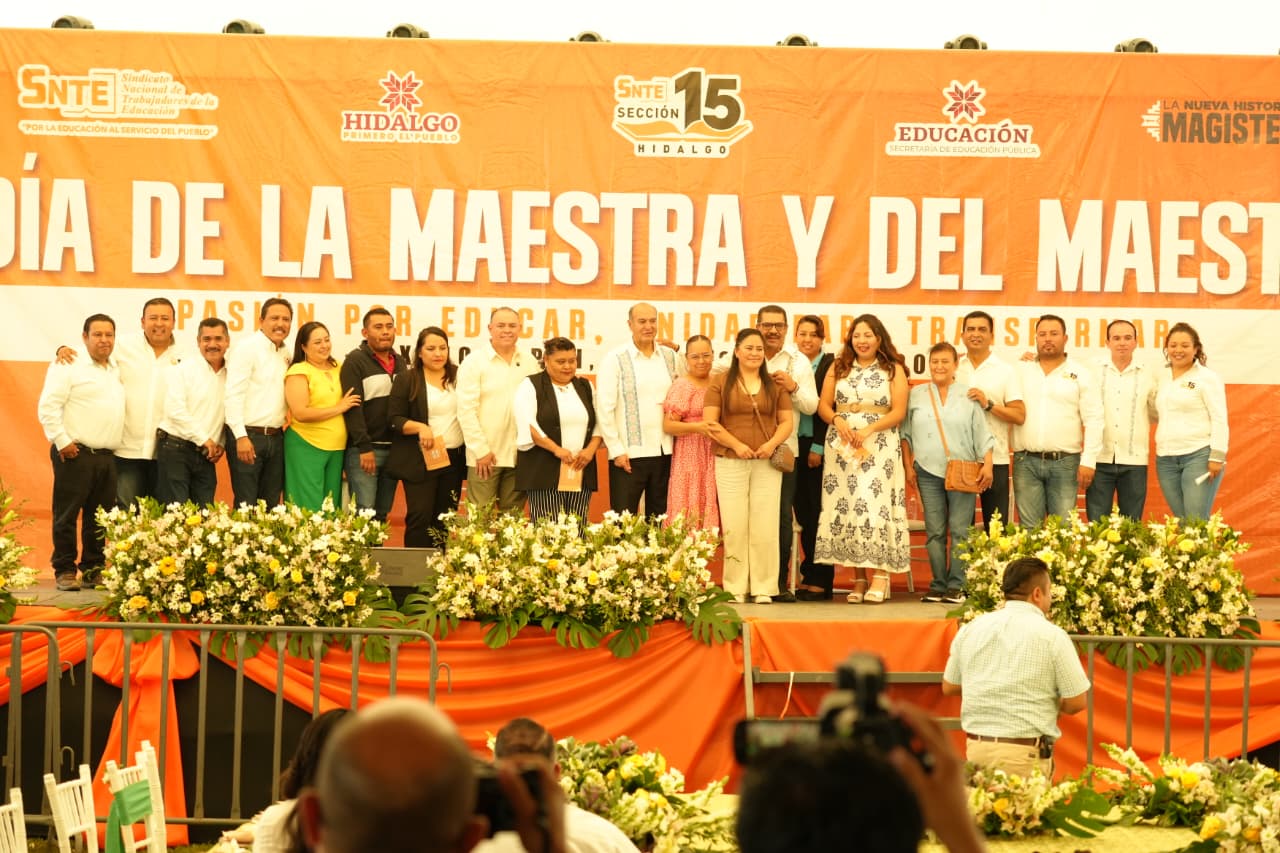 Sección 15 del SNTE celebra el Día de la Maestra y del Maestro en regiones de Ixmiquilpan y Huichapan