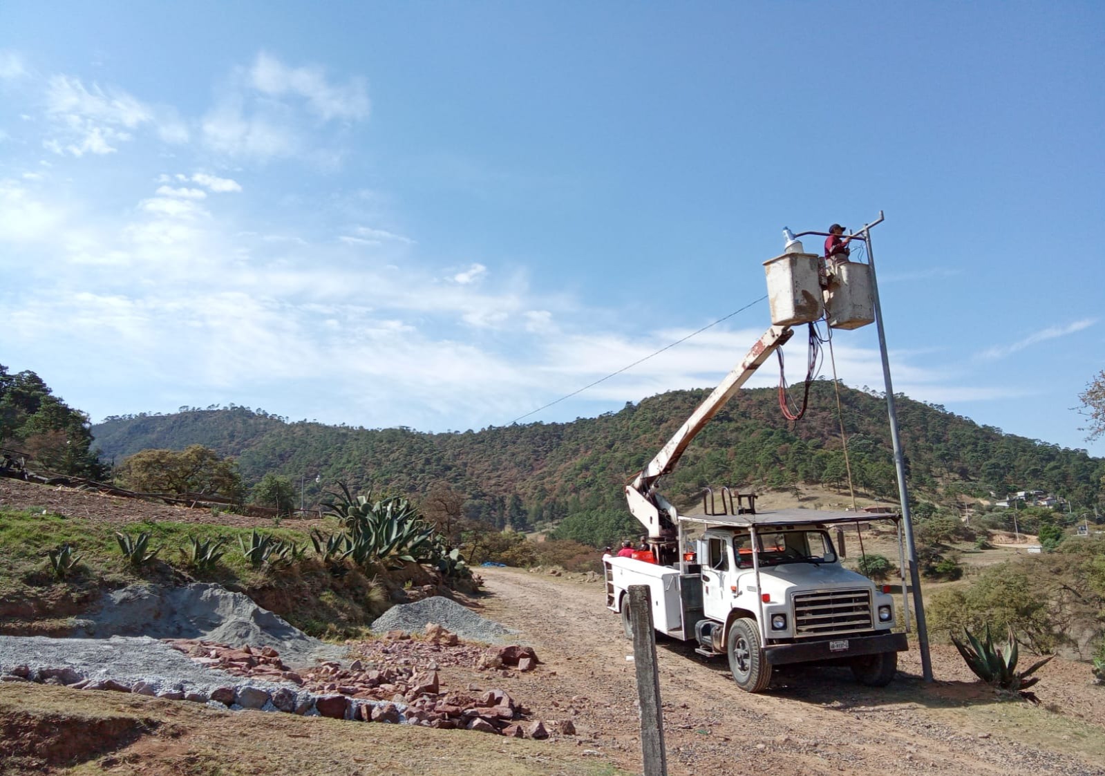 Tulancingo fortalece alumbrado público con rehabilitación de más de 900 luminarias