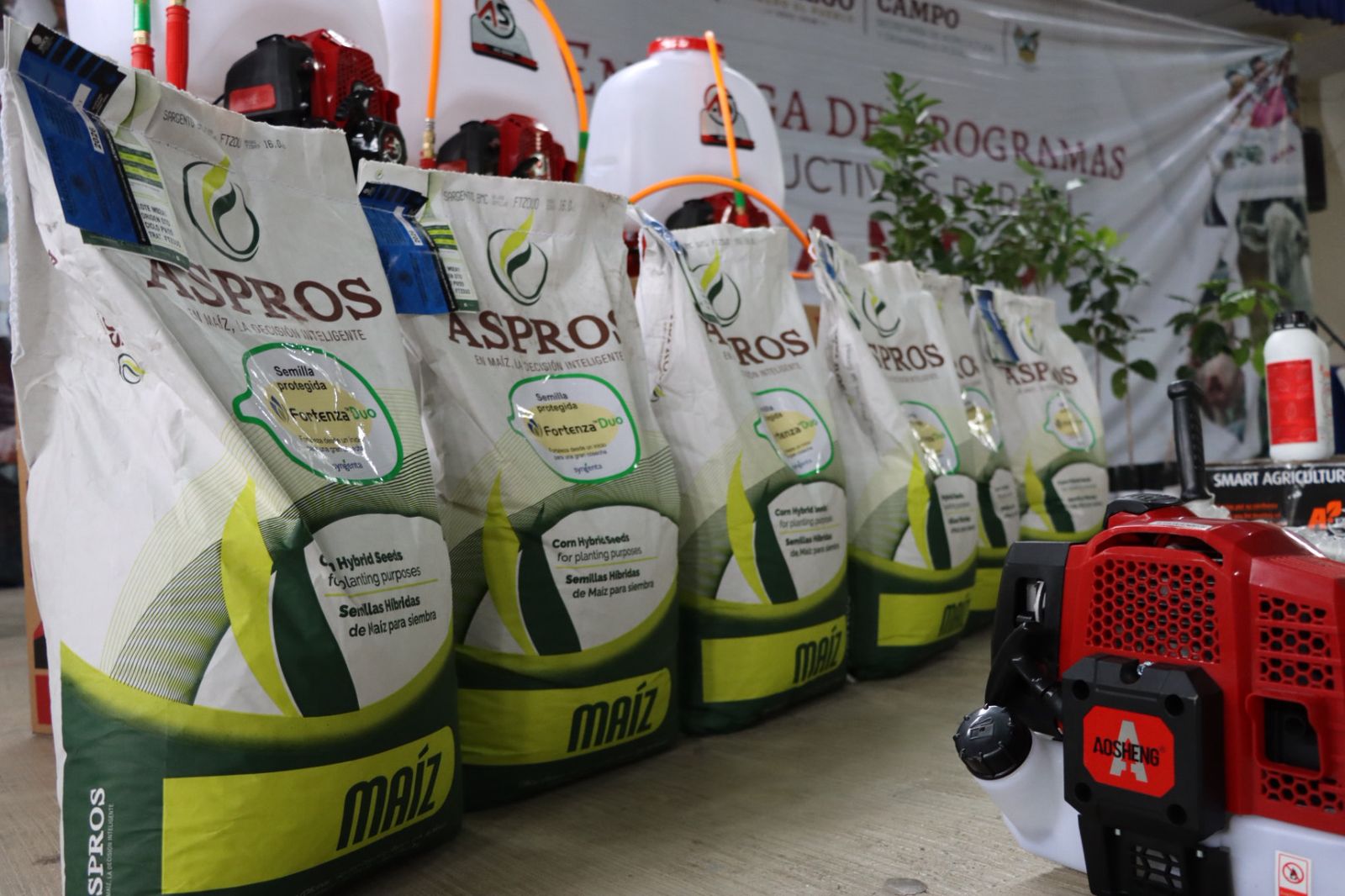Entrega Saderh apoyos agrícolas a más de 600 productores de la Huasteca y Sierra Alta