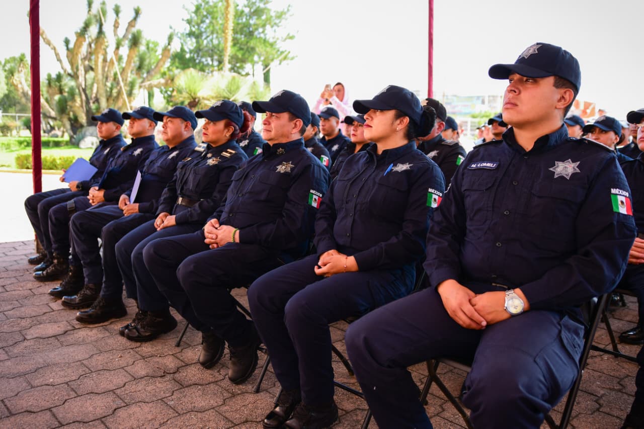 Tizayuca entrega estímulos económicos a 73 policías municipales para reconocer su desempeño